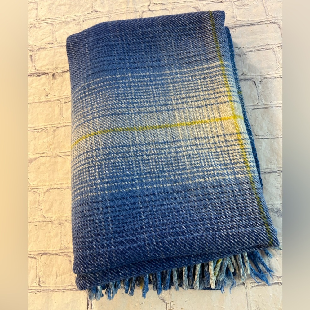 KERRY WOOLEN MILLS PURE NEW WOOL BLUE MULTI COLORED FRINGE WRAP/SCARF IRELAND